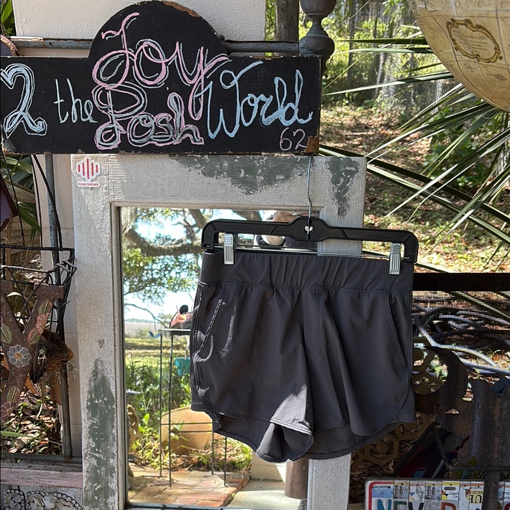 ☀️SALE GUC Women's charcoal gray Shorts☀️ 3/$12